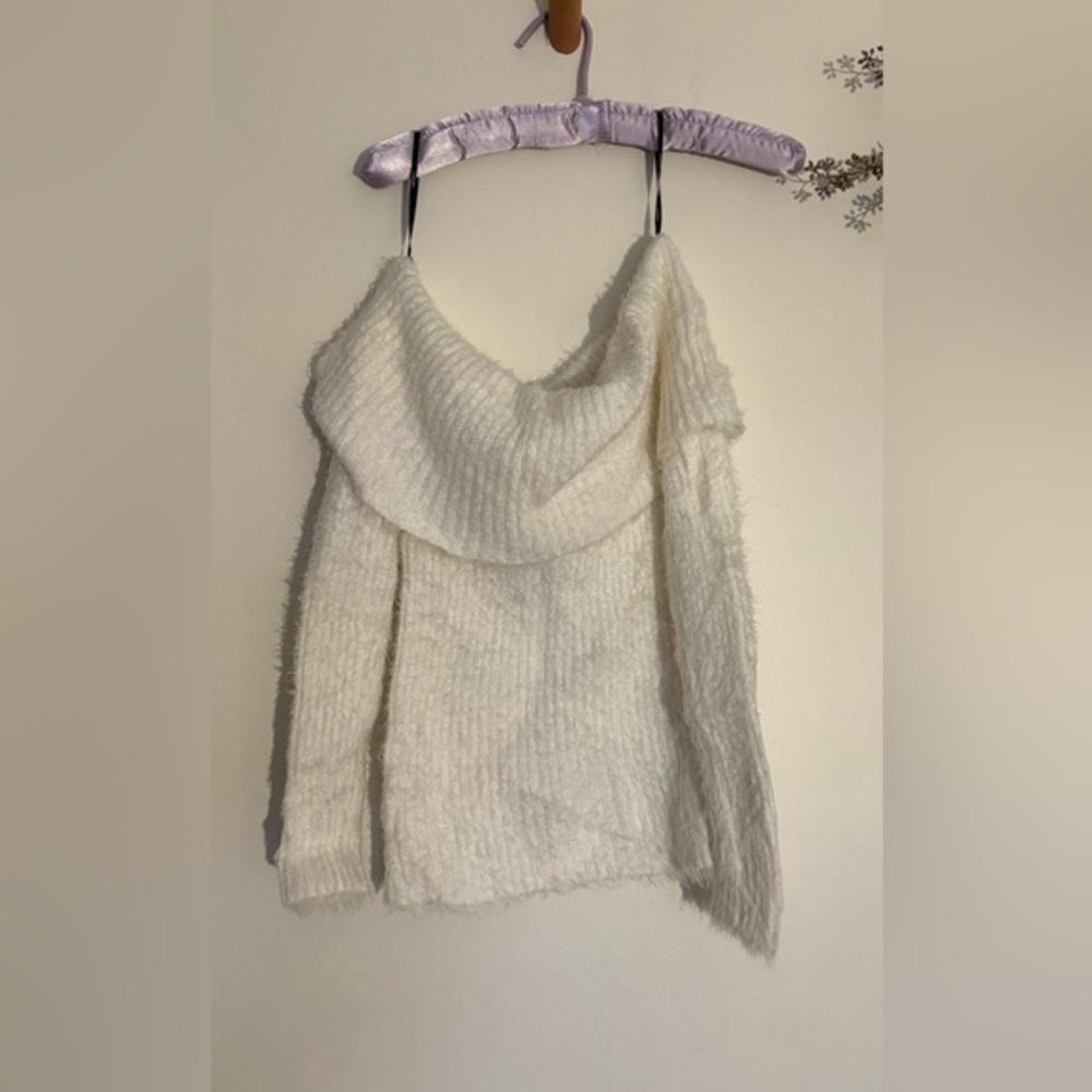 Winter white Off-Shoulder Fuzzy Sweater - Large